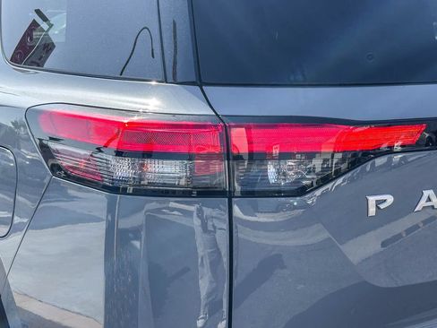 Certified 2022 Nissan Pathfinder SL FWD image 10