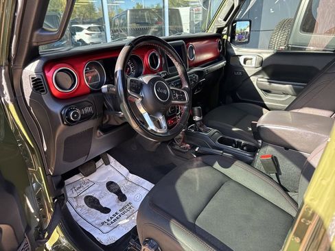 Used 2021 Jeep Wrangler Unlimited Rubicon w/ Safety Group AWD/4WD image 11