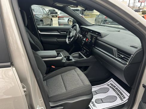 Used 2025 GMC Terrain Elevation image 11