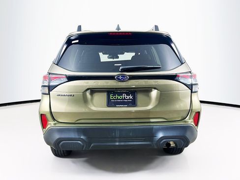 Used 2025 Subaru Forester Premium AWD/4WD image 7