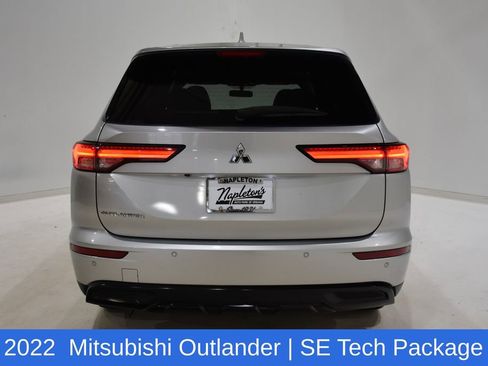 Used 2022 Mitsubishi Outlander SE image 5