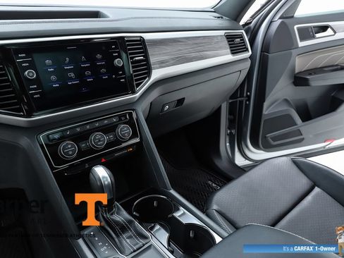 Used 2022 Volkswagen Atlas Cross Sport SE w/ Panoramic Sunroof Package FWD image 23