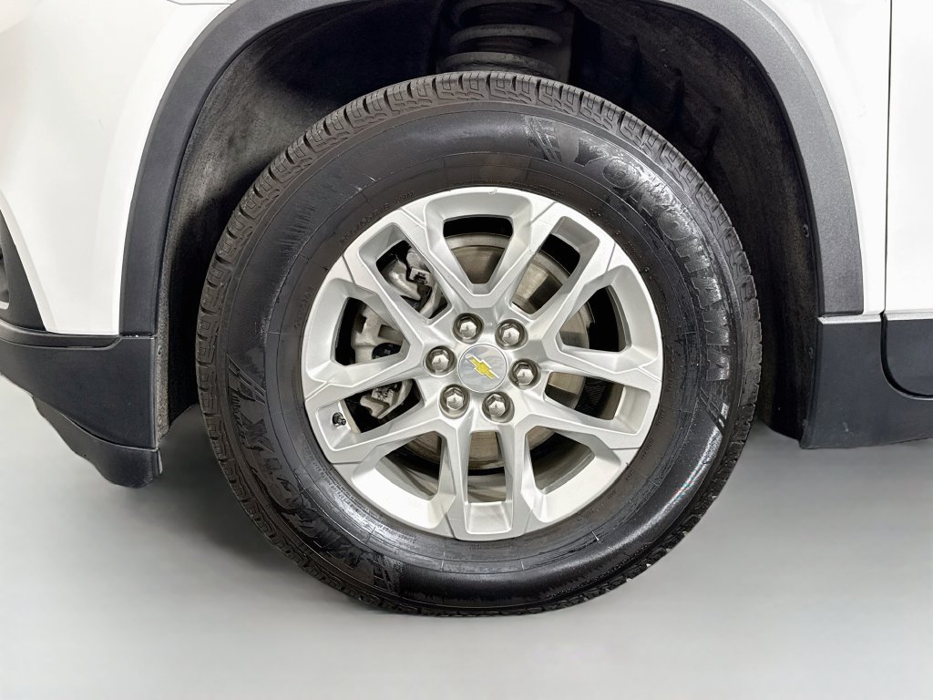 Used 2021 Chevrolet Traverse LS w/ LPO, Cargo Package FWD image 30