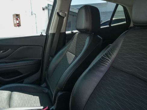 Used 2016 Buick Encore FWD image 17