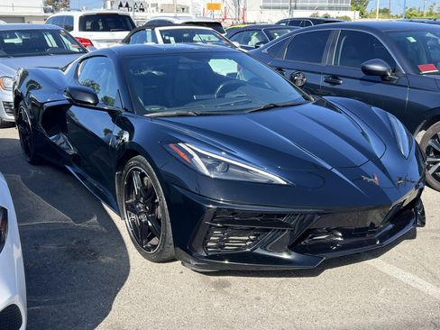 Used 2022 Chevrolet Corvette Stingray Coupe w/ Z51 Performance Package RWD image 7