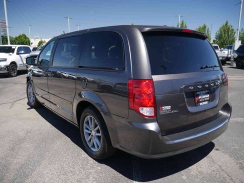 Used 2016 Dodge Grand Caravan SE FWD image 16