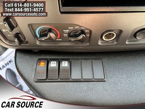 Used 2010 Ford E-350 and Econoline 350 Super Duty RWD image 16