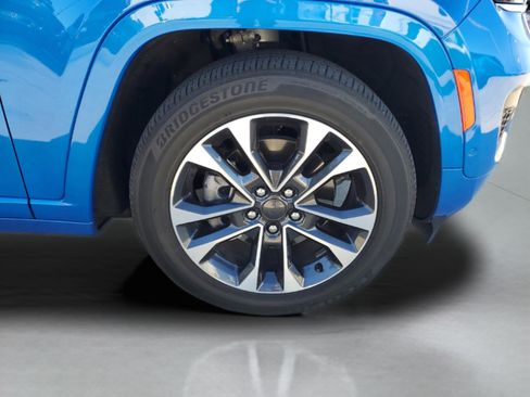 Used 2024 Jeep Grand Cherokee Overland w/ Advanced Protech Group III image 34