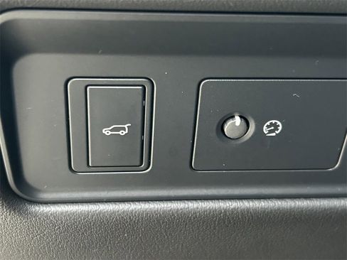 Used 2024 Jaguar F-PACE R-Dynamic S image 29