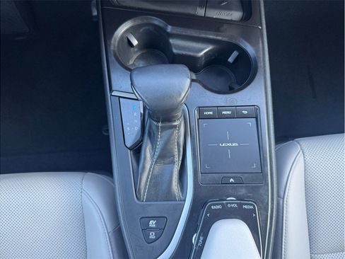 Used 2019 Lexus UX 250h w/ Premium Package AWD/4WD image 12