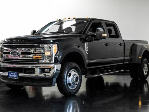 Used 2017 Ford F350 Lariat w/ Lariat Ultimate Package AWD/4WD image 7