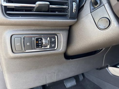 Certified 2020 Lincoln Corsair Reserve image 32