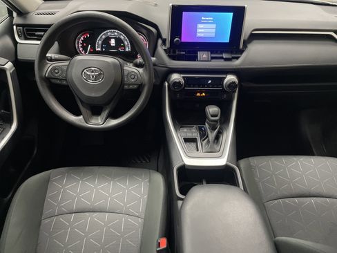 Used 2025 Toyota RAV4 XLE w/ Convenience Package image 30