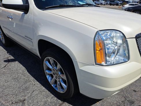 Used 2013 GMC Yukon Denali AWD/4WD image 15