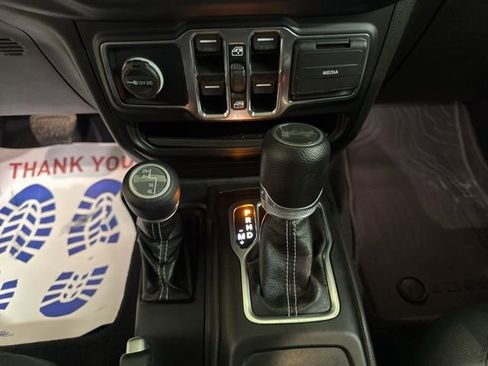 Used 2022 Jeep Wrangler Unlimited Sahara w/ Cold Weather Group image 31