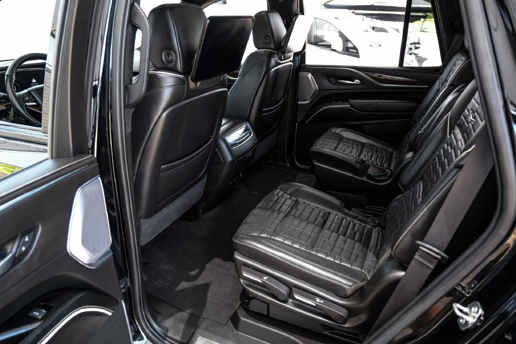 Used 2021 Cadillac Escalade Sport Platinum w/ LPO, ONYX Package AWD/4WD image 46
