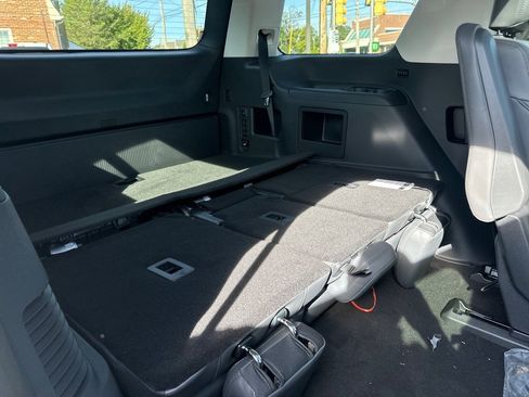 New 2025 Ford Expedition Active image 46