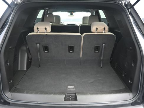 Used 2023 Chevrolet Traverse LS FWD image 29