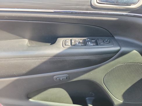 Used 2021 Jeep Grand Cherokee Limited image 12