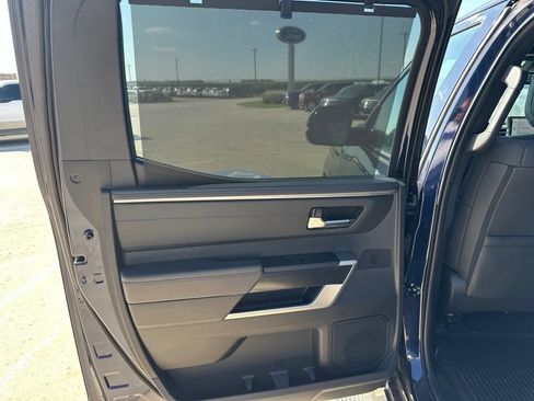 Used 2025 Toyota Tundra Platinum AWD/4WD image 29