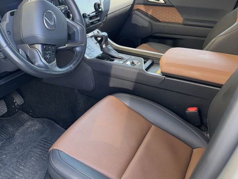 Used 2024 Lexus GX 550 w/ Accessory Package (2T) image 5