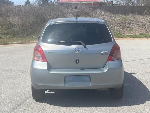 Used 2007 Toyota Yaris 2-Door Hatchback image 3