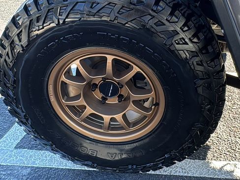 Used 2022 Jeep Gladiator Rubicon w/ Cold Weather Group image 10