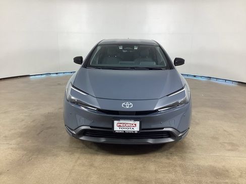 Used 2025 Toyota Prius LE FWD image 2
