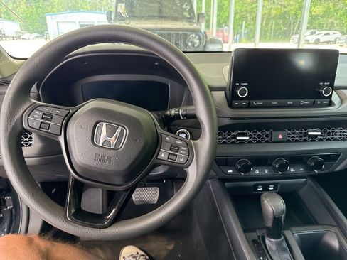 Used 2025 Honda Accord SE image 5