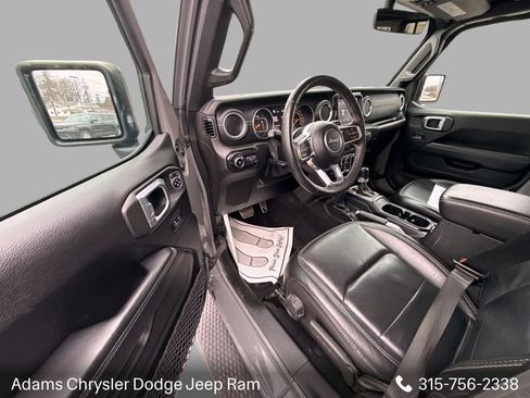 Used 2019 Jeep Wrangler Unlimited Sahara w/ Uconnect 4C Nav & Sound Group image 10