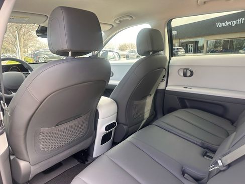 Used 2025 Hyundai Ioniq 5 SEL image 16