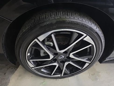 Used 2025 Nissan Sentra SR FWD image 5