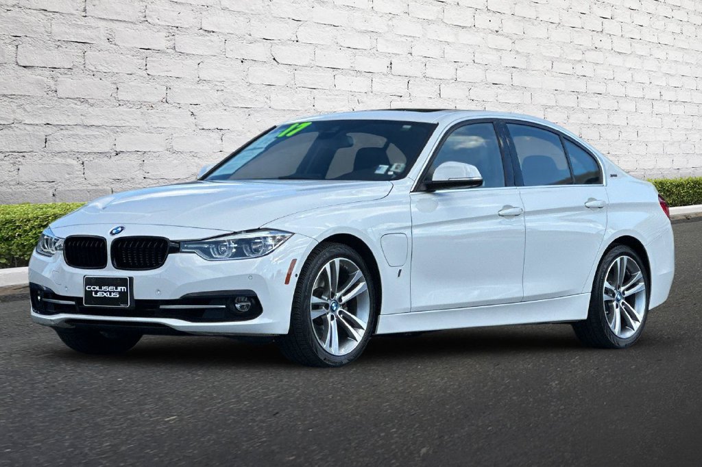 Used 2017 BMW 330e RWD image 8