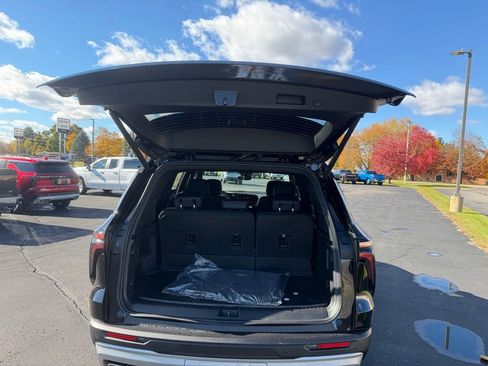 New 2026 Chevrolet Traverse LT w/ Driver Confidence Package image 5