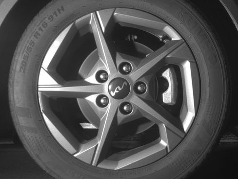 Used 2025 Kia K4 LXS image 13