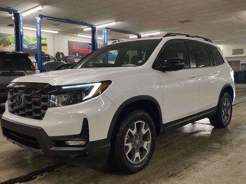 Certified 2023 Honda Passport TrailSport image 29