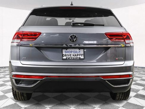 Used 2022 Volkswagen Atlas Cross Sport SE w/ Panoramic Sunroof Package image 17
