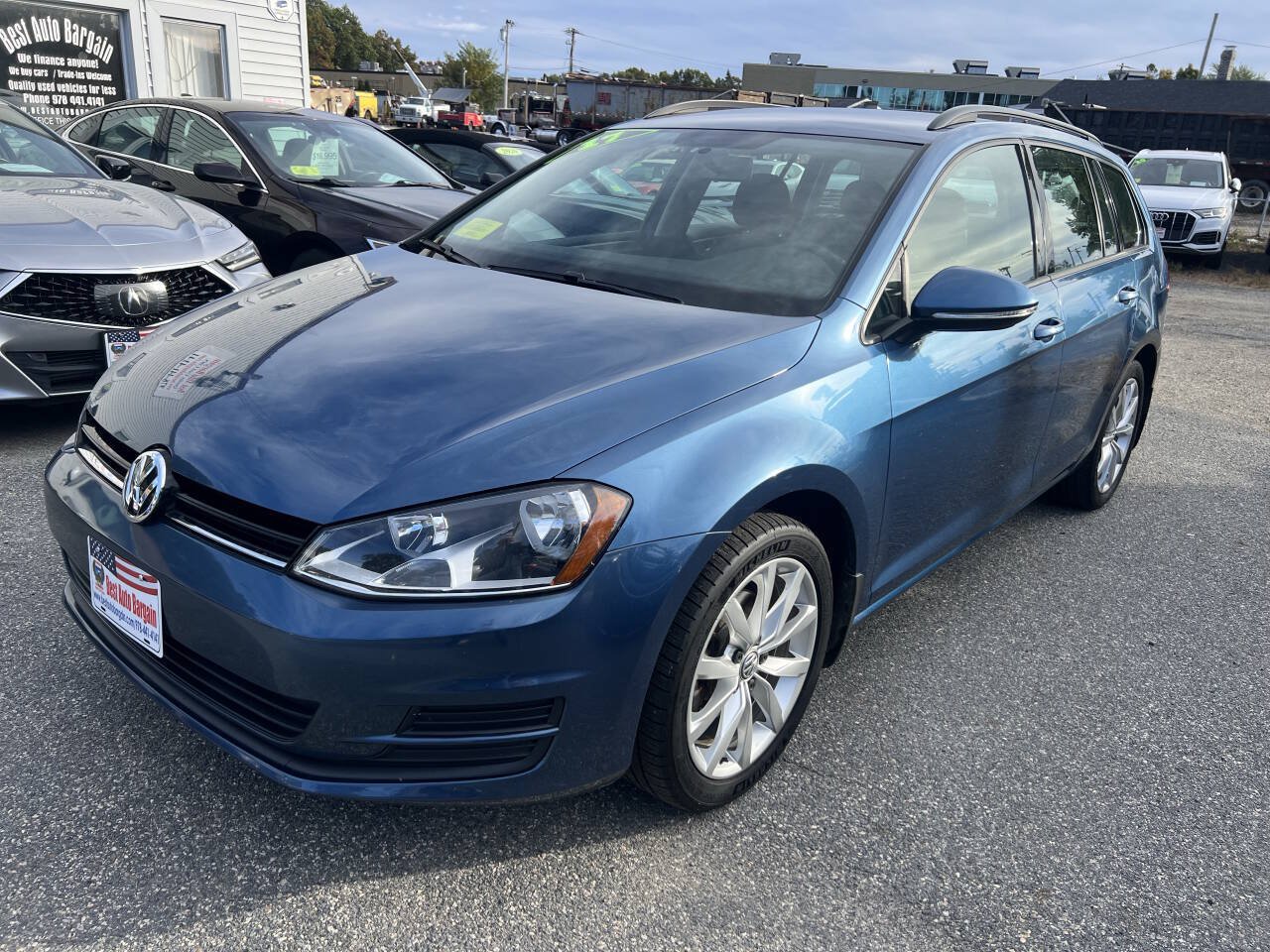 Used 2017 Volkswagen Golf S AWD/4WD image 3