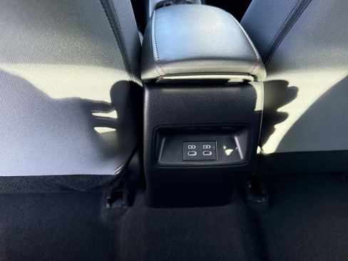 Used 2023 Toyota Corolla SE image 20