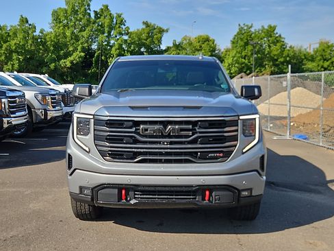 Used 2023 GMC Sierra 1500 AT4 w/ AT4 Premium Package AWD/4WD image 2