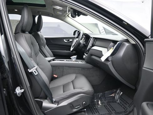 New 2025 Volvo XC60 B5 Plus w/ Protection Package Premier image 29