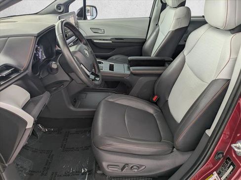Used 2021 Toyota Sienna XSE w/ XSE Plus Package image 17