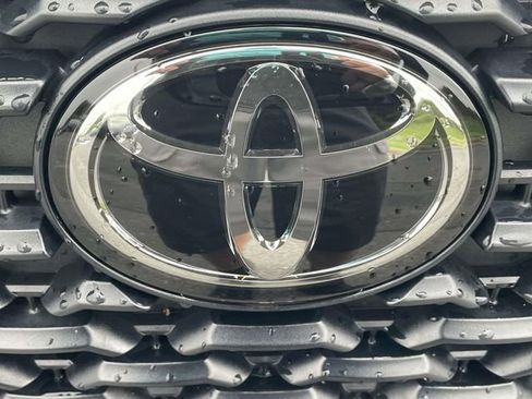 Used 2024 Toyota Corolla Cross L FWD image 4