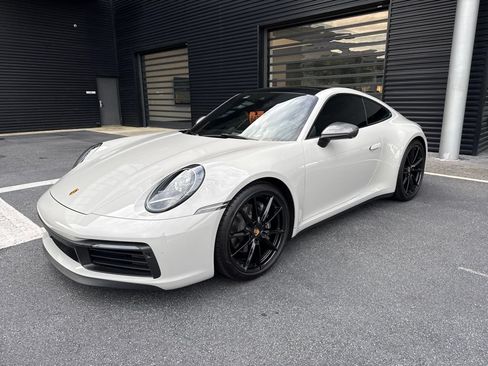 Certified 2023 Porsche 911 Carrera T RWD image 1