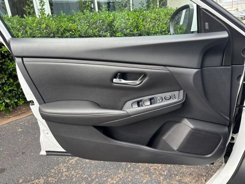 Used 2025 Nissan Sentra SV FWD image 15