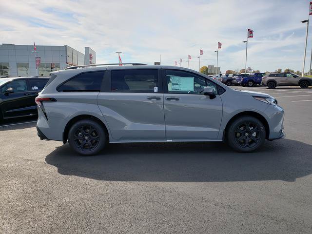 New 2026 Toyota Sienna XLE Woodland Edition AWD/4WD image 4