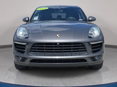Used 2018 Porsche Macan AWD/4WD image 3