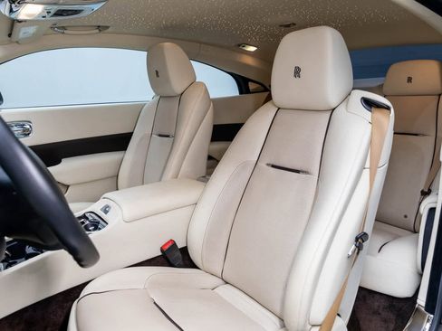Used 2016 Rolls-Royce Wraith image 11