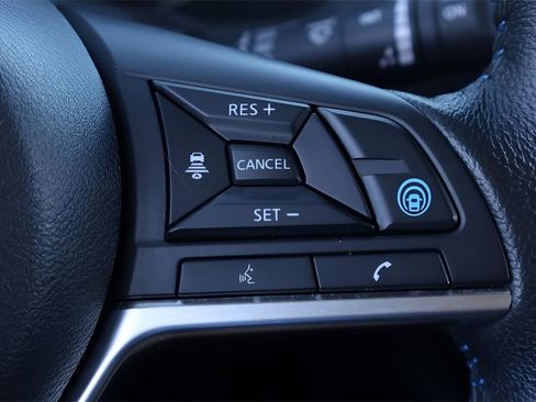 Used 2022 Nissan Leaf SV w/ SV Technology Package image 17