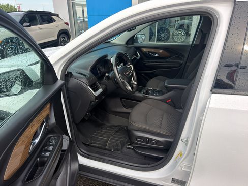 Used 2020 GMC Terrain SLE w/ Driver Convenience Package FWD image 9